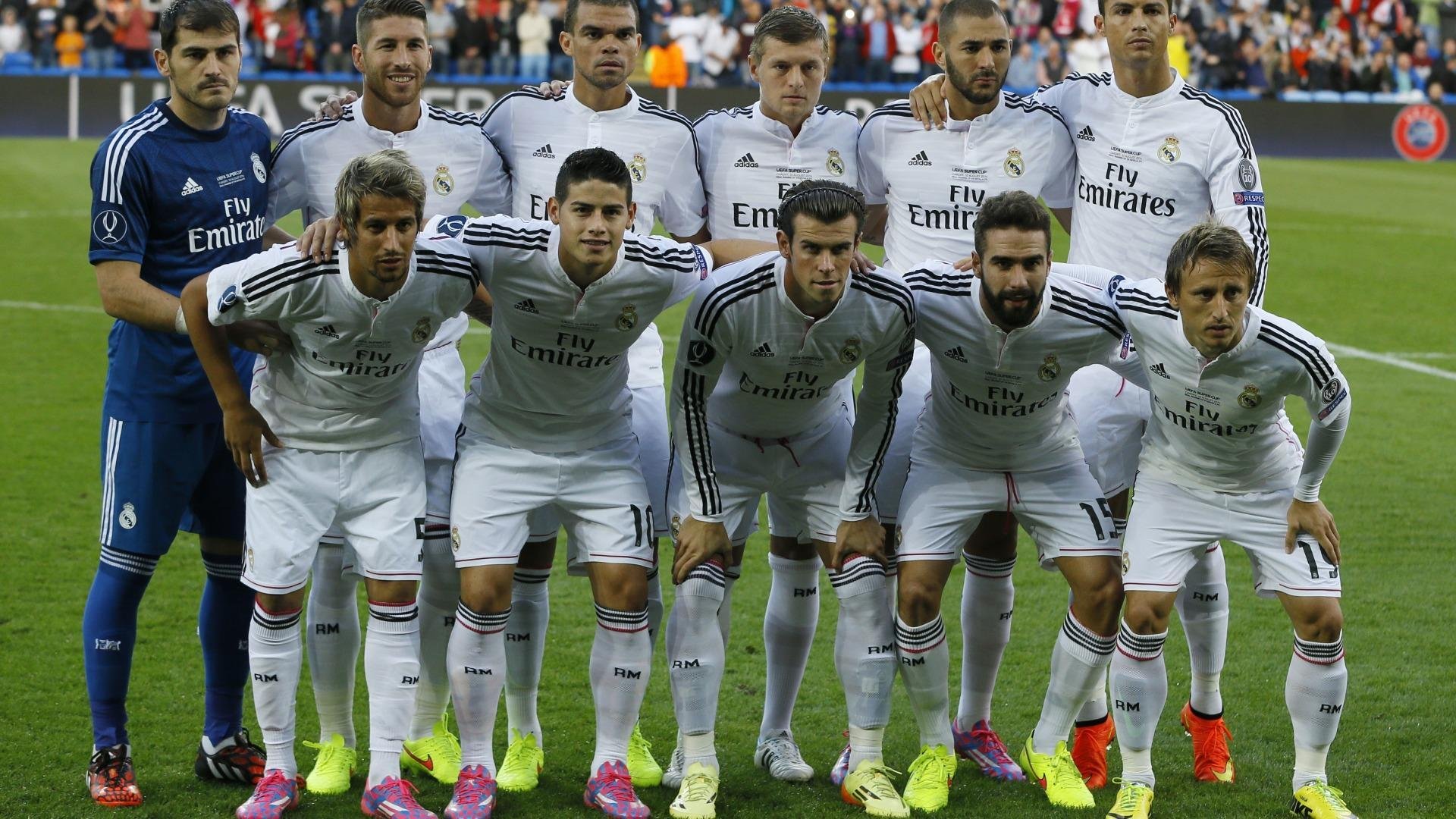 《顶级战队的幕后团队：教练、分析师揭秘》，顶级战队英文怎么写